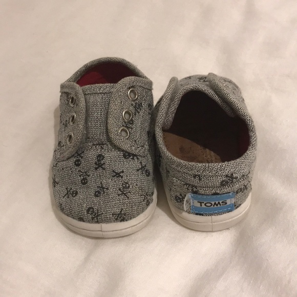 TOMS - Picture 1 of 3